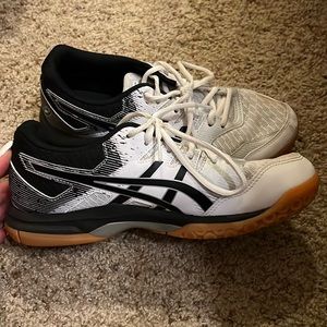Asics volleyball shoes